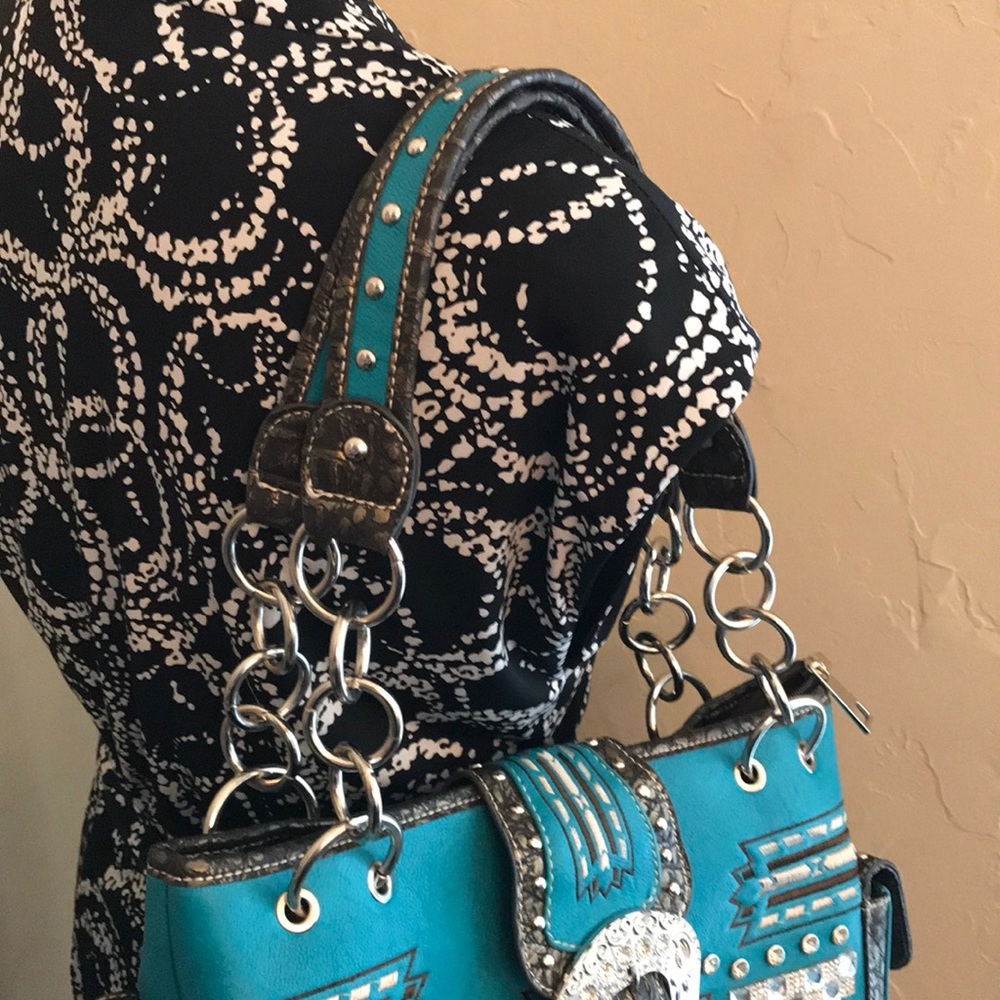 Western Style Bag with Conceal Carry pocket - Picture 4 of 8